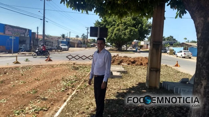 VEREADOR JOEL DA YAMAHA PEDE E SECRETARIA DE OBRAS FAZ ROTAT&Oacute;RIA ENTRE AS AVENIDAS CANDEIAS E JARU