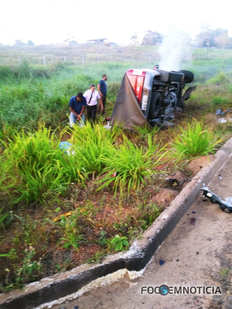 ACIDENTE NA BR - 421 PR&Oacute;XIMO A ARIQUEMES MATA MORADOR DE CAMPO NOVO