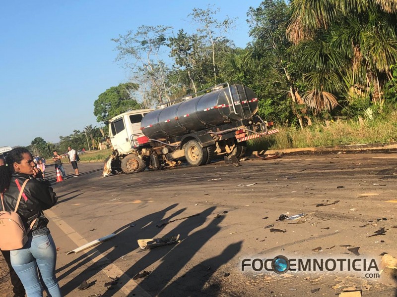 ACIDENTE NA BR - 421 PR&Oacute;XIMO A ARIQUEMES MATA MORADOR DE CAMPO NOVO