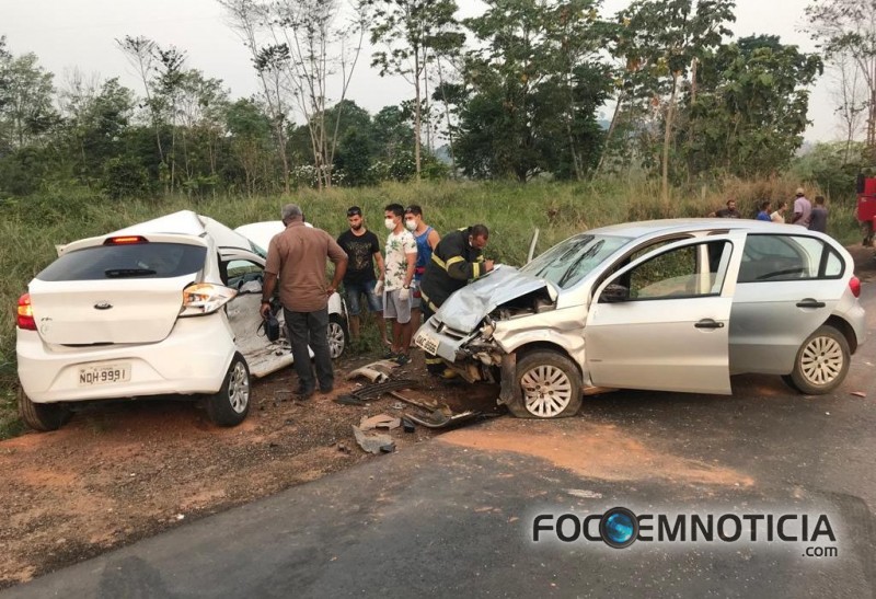 ACIDENTE NA BR - 364 MATA TR&Ecirc;S PESSOAS, VEJA AS FOTOS