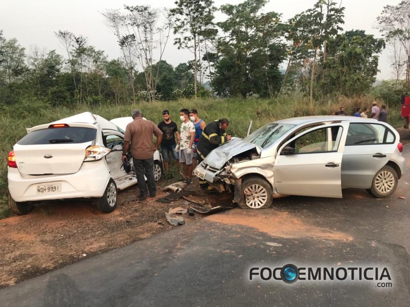 ACIDENTE NA BR - 364 MATA TR&Ecirc;S PESSOAS, VEJA AS FOTOS