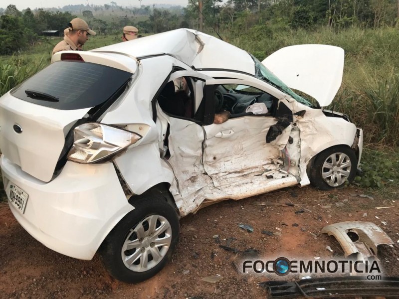 ACIDENTE NA BR - 364 MATA TR&Ecirc;S PESSOAS, VEJA AS FOTOS