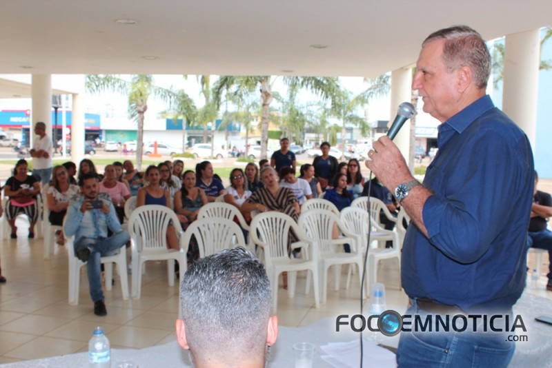 DEPUTADO ADELINO FOLLADOR MANDA MAIS DE CEM MIL REAIS PARA ESCOLAS EM ARIQUEMES