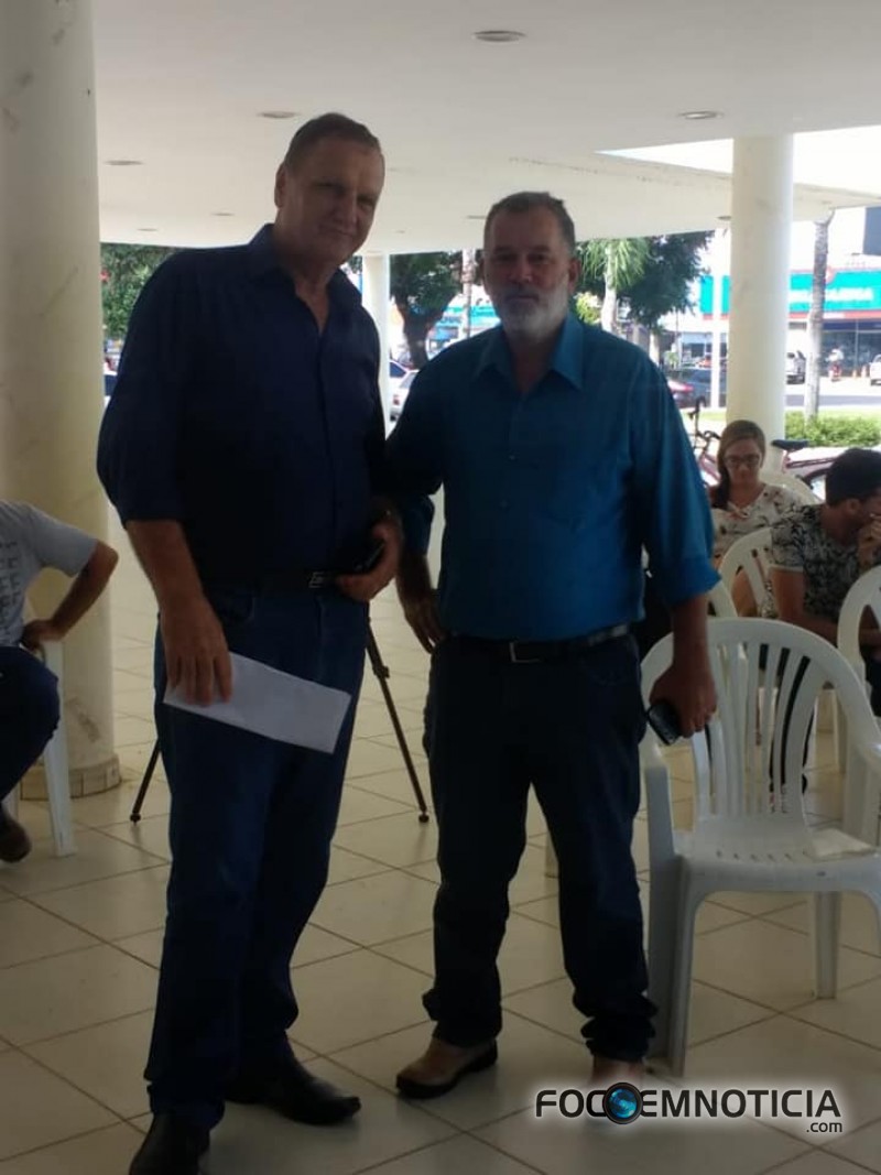 DEPUTADO ADELINO FOLLADOR MANDA MAIS DE CEM MIL REAIS PARA ESCOLAS EM ARIQUEMES