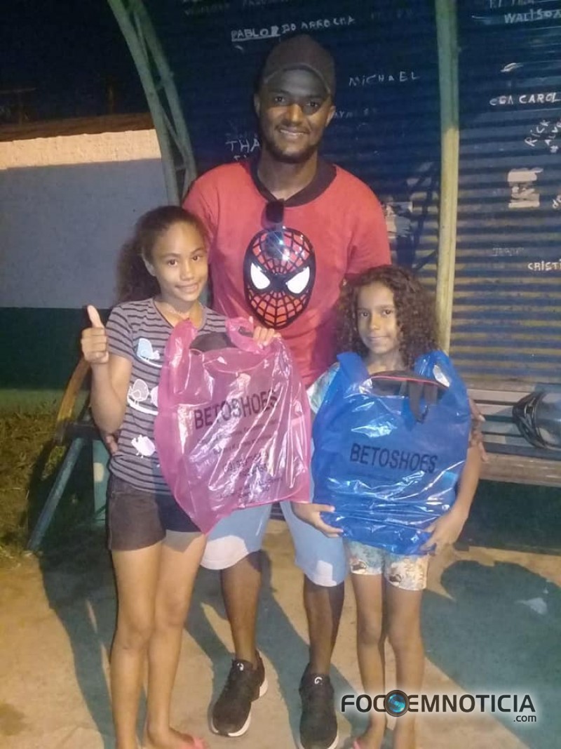 BRINCADEIRAS E MUITA DIVERS&Atilde;O COMANDARAM O "LAZER NA PRA&Ccedil;A" NO BAIRRO MULTIR&Atilde;O