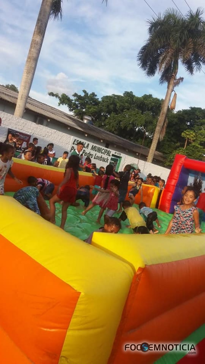 BRINCADEIRAS E MUITA DIVERS&Atilde;O COMANDARAM O "LAZER NA PRA&Ccedil;A" NO BAIRRO MULTIR&Atilde;O