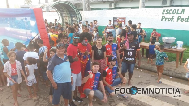 BRINCADEIRAS E MUITA DIVERS&Atilde;O COMANDARAM O "LAZER NA PRA&Ccedil;A" NO BAIRRO MULTIR&Atilde;O