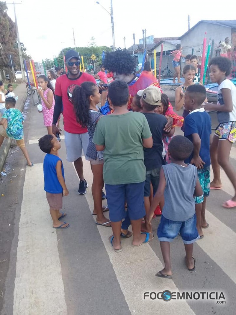 BRINCADEIRAS E MUITA DIVERS&Atilde;O COMANDARAM O "LAZER NA PRA&Ccedil;A" NO BAIRRO MULTIR&Atilde;O