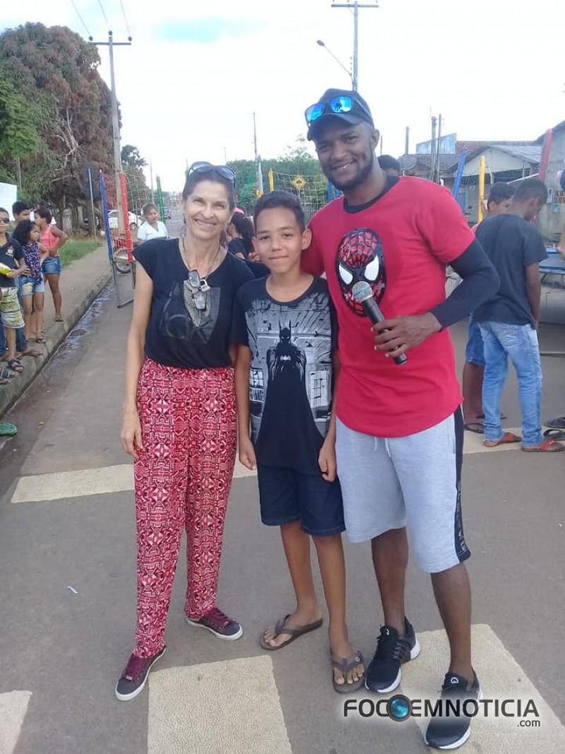 BRINCADEIRAS E MUITA DIVERS&Atilde;O COMANDARAM O "LAZER NA PRA&Ccedil;A" NO BAIRRO MULTIR&Atilde;O