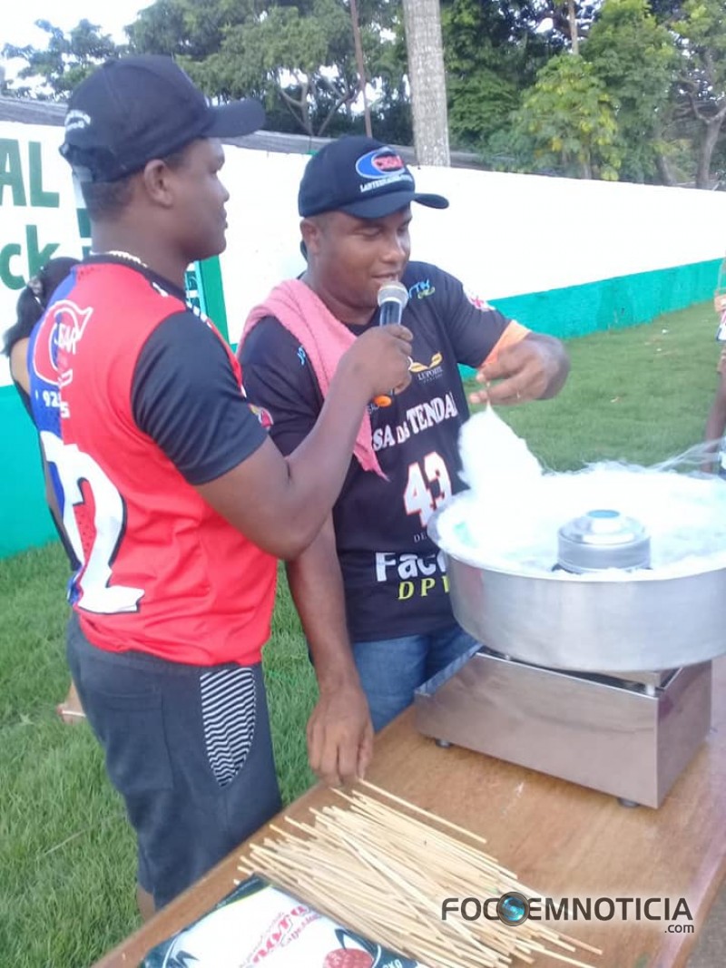 BRINCADEIRAS E MUITA DIVERS&Atilde;O COMANDARAM O "LAZER NA PRA&Ccedil;A" NO BAIRRO MULTIR&Atilde;O