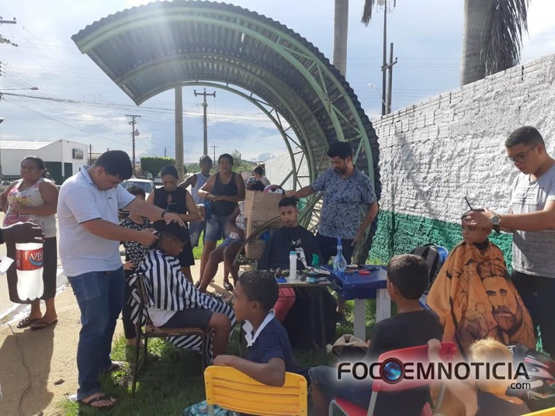 BRINCADEIRAS E MUITA DIVERS&Atilde;O COMANDARAM O "LAZER NA PRA&Ccedil;A" NO BAIRRO MULTIR&Atilde;O