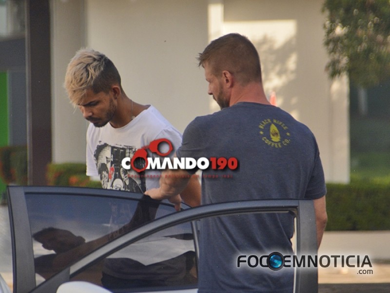 POL&Iacute;CIA FEDERAL PRENDE DOIS HOMENS COM MAIS DE CEM MIL REAIS EM NOTAS FALSAS