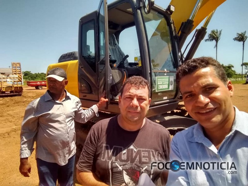 VEREADOR JOEL PEDE E SENADOR MARCOS ROG&Eacute;RIO COMPRA "PC" PARA PREFEITURA DE ARIQUEMES