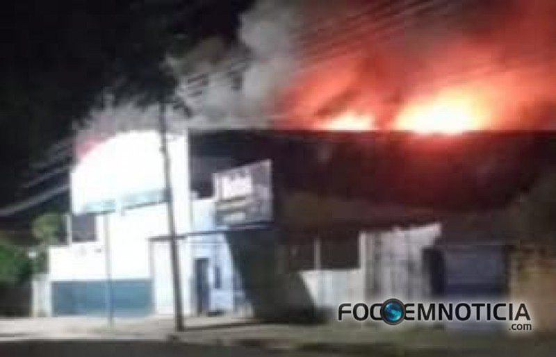 FOGO DESTR&Oacute;I EMPRESA DE AUTOPE&Ccedil;AS EM ARIQUEMES