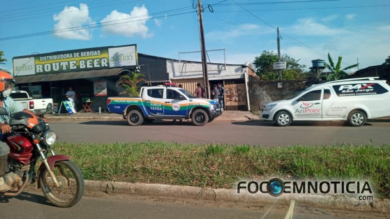HOMEM &Eacute; ASSASSINADO COM 03 TIROS NO SETOR - 05 EM ARIQUEMES
