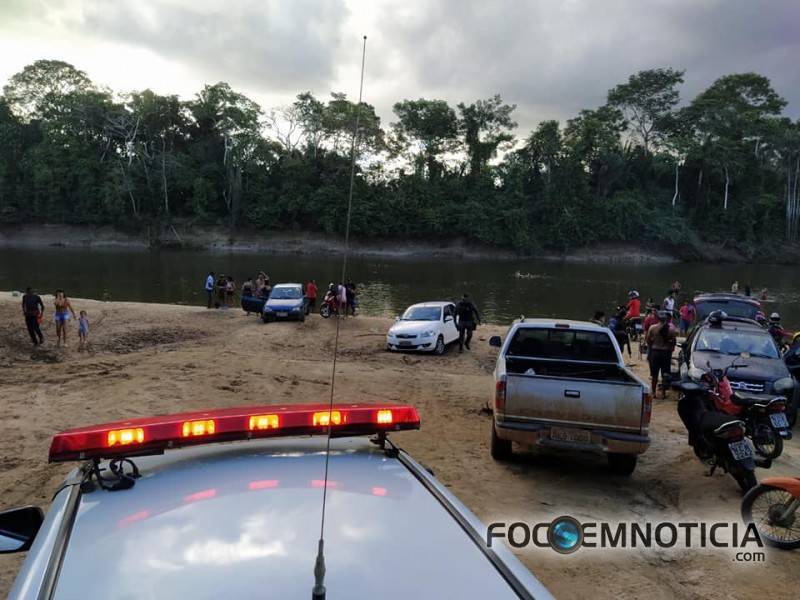 POL&Iacute;CIA MILITAR DE ARIQUEMES REALIZA OPERA&Ccedil;&Atilde;O NA PRAINHA DO MUTIR&Atilde;O PARA IMPEDIR AGLOMERA&Ccedil;&Otilde;ES