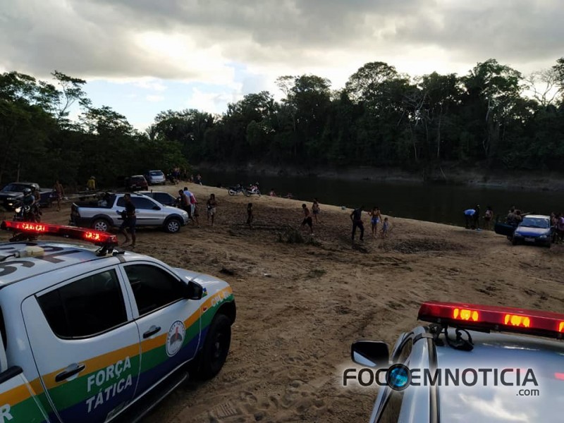 POL&Iacute;CIA MILITAR DE ARIQUEMES REALIZA OPERA&Ccedil;&Atilde;O NA PRAINHA DO MUTIR&Atilde;O PARA IMPEDIR AGLOMERA&Ccedil;&Otilde;ES