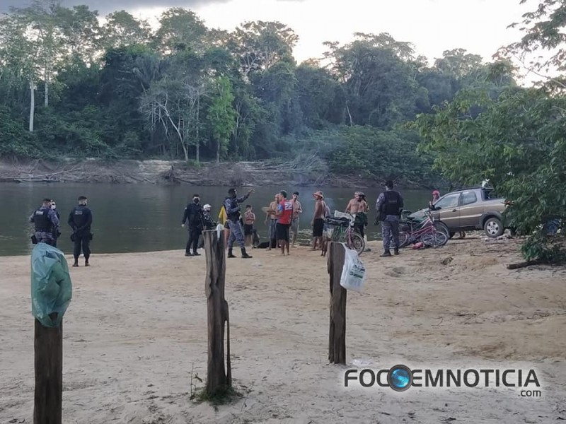 POL&Iacute;CIA MILITAR DE ARIQUEMES REALIZA OPERA&Ccedil;&Atilde;O NA PRAINHA DO MUTIR&Atilde;O PARA IMPEDIR AGLOMERA&Ccedil;&Otilde;ES