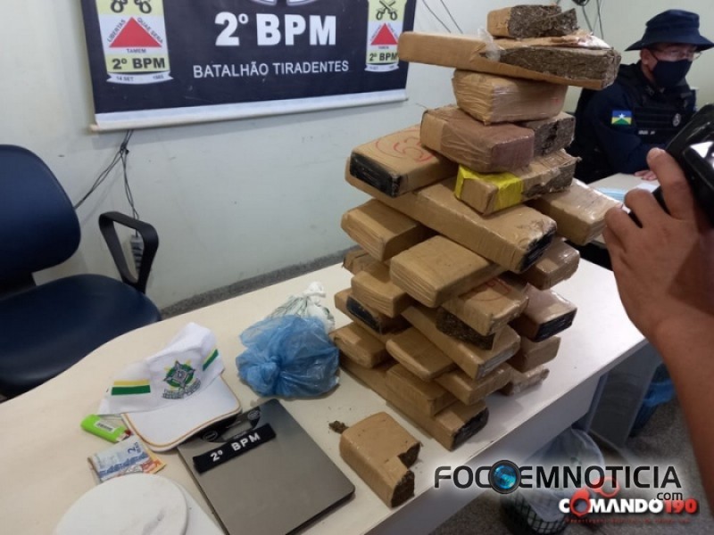 POL&Iacute;CIA MILITAR PRENDE MORADORA DE ARIQUEMES COM MAIS DE 20 QUILOS DE MACONHA EM JI - PARAN&Aacute;