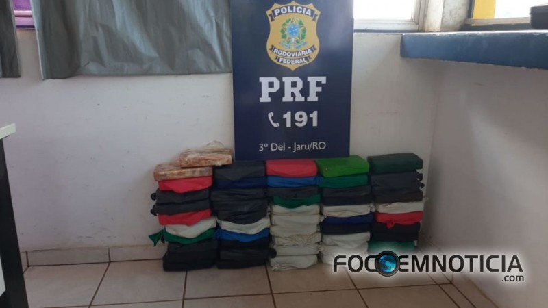 PRF APREENDE MAIS DE 55 QUILOS DE COCA&Iacute;NA NA BR - 364 PR&Oacute;XIMO A JARU, VEJA O V&Iacute;DEO