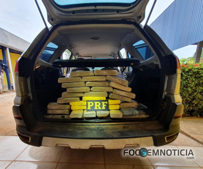 PRF PRENDE CASAL E APREENDE MAIS DE 22 QUILOS DE COCA&Iacute;NA NA BR - 364