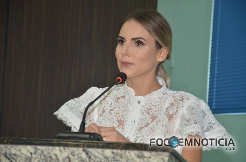 CARLA REDANO PRIMEIRA MULHER ELEITA PREFEITA EM ARIQUEMES TOMA POSSE E NOMEIA SECRET&Aacute;RIOS