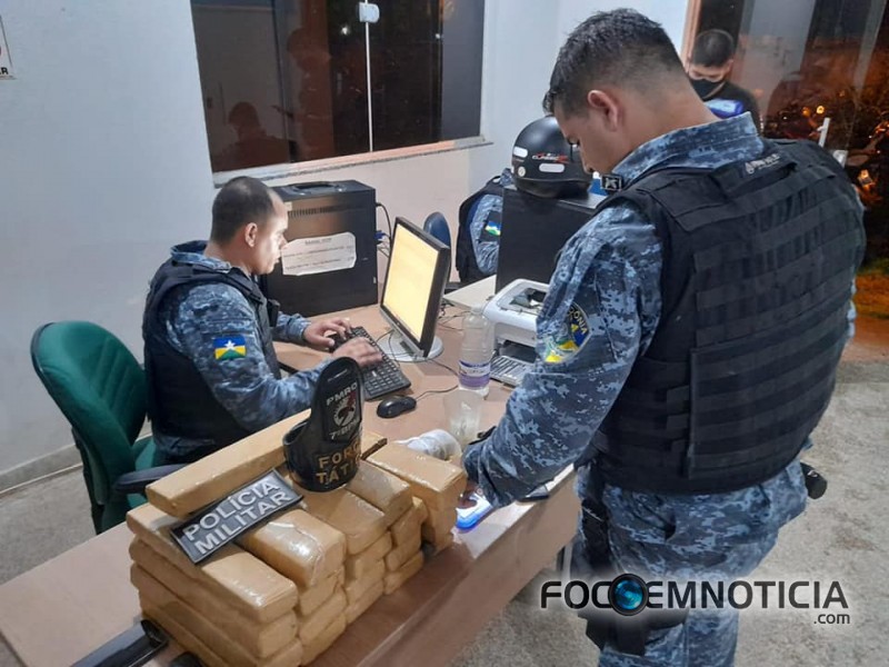 POL&Iacute;CIA MILITAR APREENDE 19 QUILOS DE MACONHA E PRENDE TR&Ecirc;S PESSOAS EM ARIQUEMES