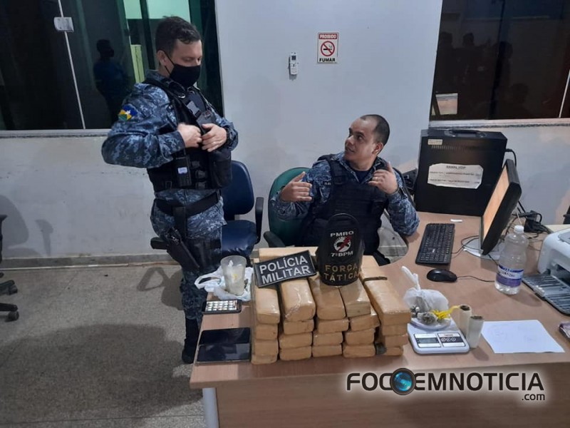 POL&Iacute;CIA MILITAR APREENDE 19 QUILOS DE MACONHA E PRENDE TR&Ecirc;S PESSOAS EM ARIQUEMES