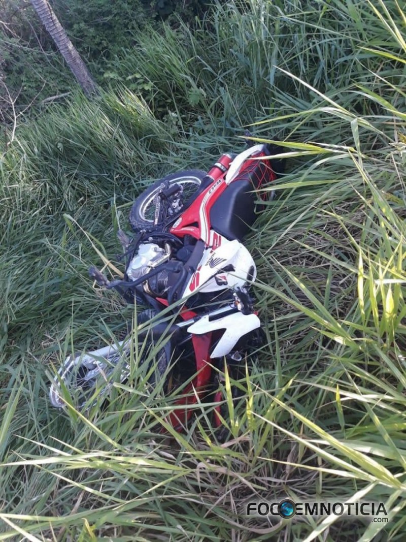 ACIDENTE NA ESTRADA DE BURITIS ENVOLVENDO MOTOS E VE&Iacute;CULO DEIXA TR&Ecirc;S PESSOAS MORTAS