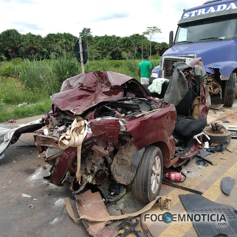 SIENA &Eacute; ESPREMIDO POR 02 CARRETAS NA BR - 364 PR&Oacute;XIMO A ARIQUEMES E CRIAN&Ccedil;A DE 06 MESES VEM A &Oacute;BITO