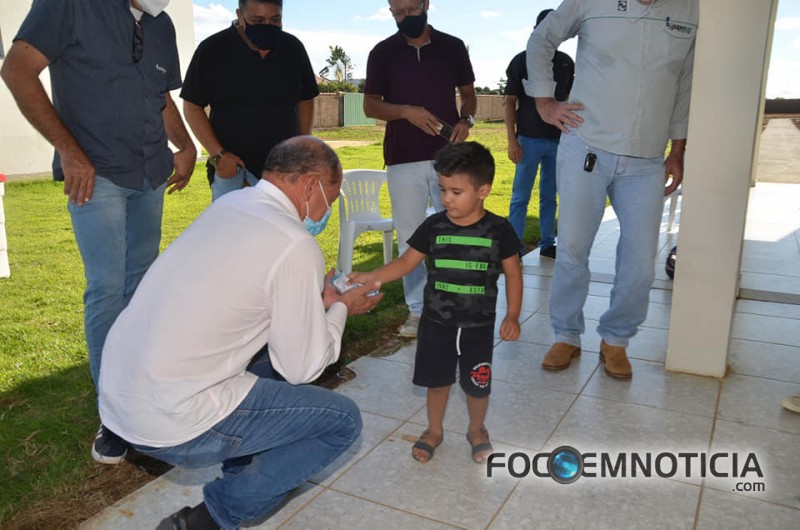 DEPUTADO FEDERAL CORONEL CHRIS&Oacute;STOMO VISITA AMAAR EM ARIQUEMES E GARANTE RECURSOS