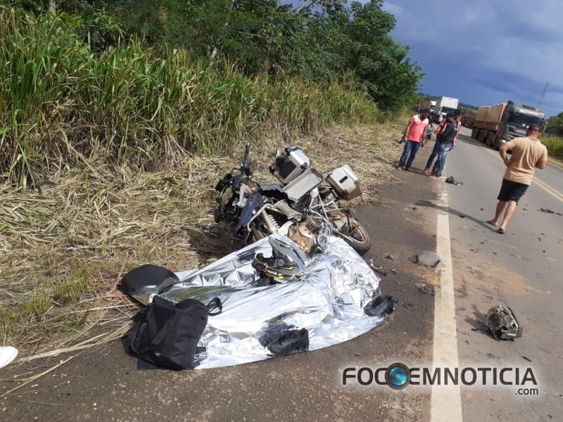 ACIDENTE NA BR - 364 ENTRE MOTO E CARRETA PR&Oacute;XIMO A ARIQUEMES TIRA A VIDA DE M&Eacute;DICO VETERIN&Aacute;RIO