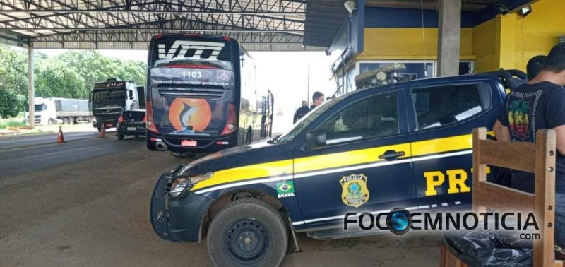 MULHER &Eacute; PRESA EM OPERA&Ccedil;&Atilde;O DA PRF E PM COM MAIS DE DOIS  QUILOS DE MACONHA, DROGA IRIA PARA CUJUBIM