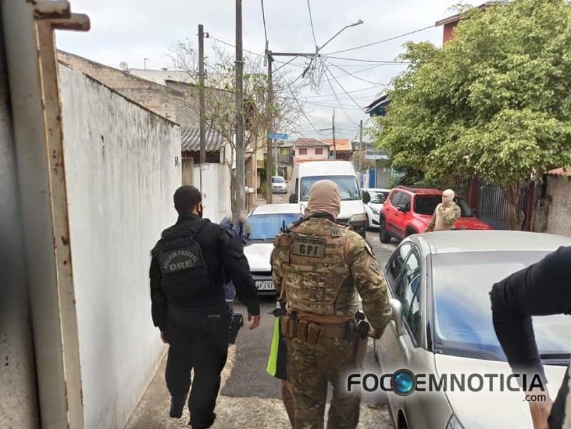 PF DEFLAGRA OPERA&Ccedil;&Atilde;O EM ARIQUEMES PARA COMBATER O TR&Aacute;FICO, 10 PESSOAS S&Atilde;O PRESAS, VEJA OS V&Iacute;DEOS