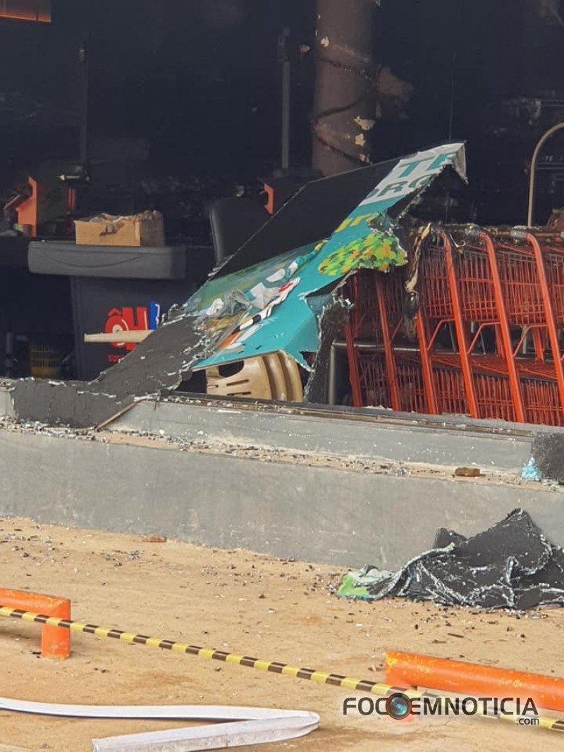INC&Ecirc;NDIO DESTR&Oacute;I COMPLETAMENTE INSTALA&Ccedil;&Otilde;ES DO OH! SUPERMERCADO EM ARIQUEMES