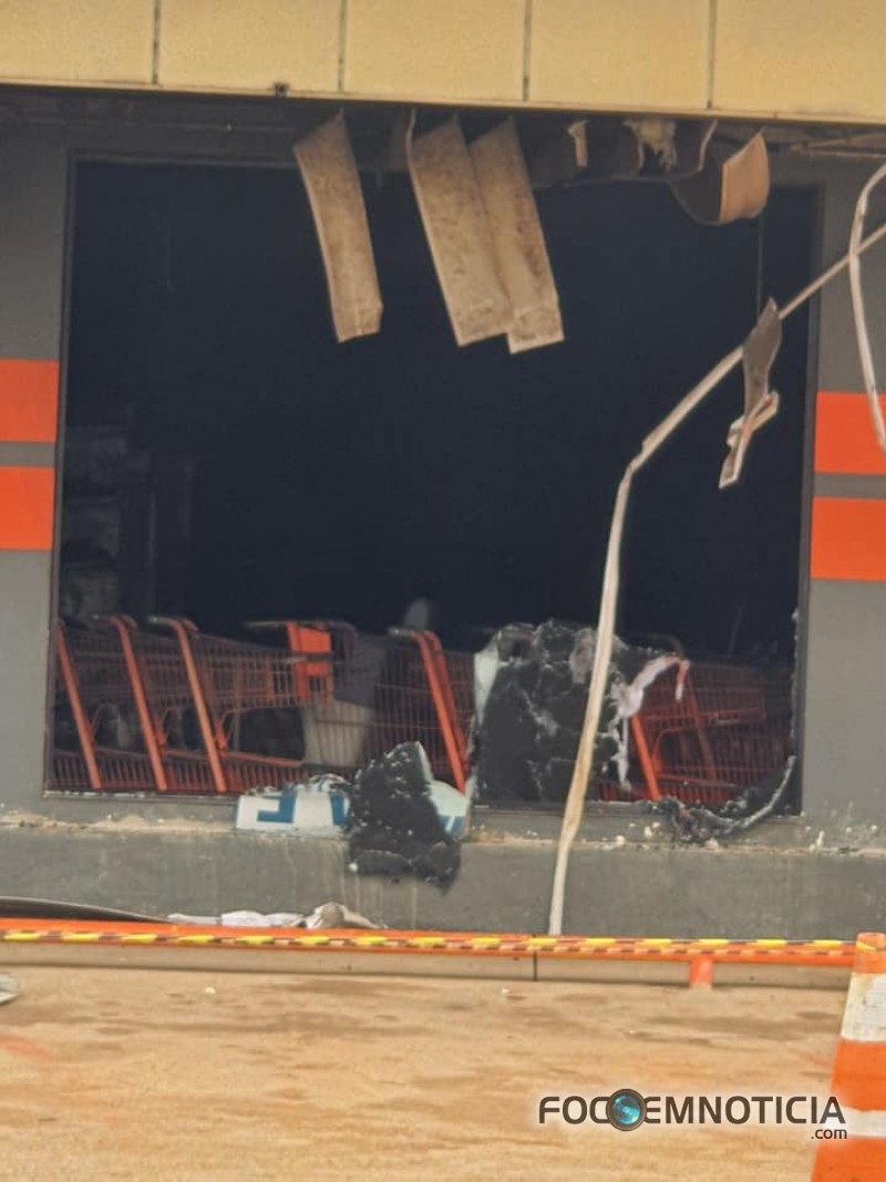 INC&Ecirc;NDIO DESTR&Oacute;I COMPLETAMENTE INSTALA&Ccedil;&Otilde;ES DO OH! SUPERMERCADO EM ARIQUEMES