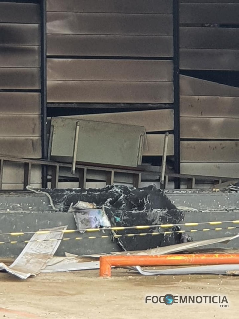 INC&Ecirc;NDIO DESTR&Oacute;I COMPLETAMENTE INSTALA&Ccedil;&Otilde;ES DO OH! SUPERMERCADO EM ARIQUEMES