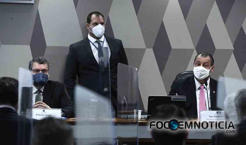 EX - MINISTRO NEGA IMPASSE COM O GOVERNO CHIN&Ecirc;S NA COMPRA DE INSUMOS E VACINAS CONTRA O CORONAV&Iacute;RUS