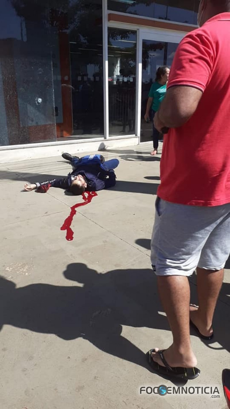 ASSALTANTE &Eacute; MORTO AO TENTAR ROUBAR NA ENTRADA DE AG&Ecirc;NCIA BANC&Aacute;RIA