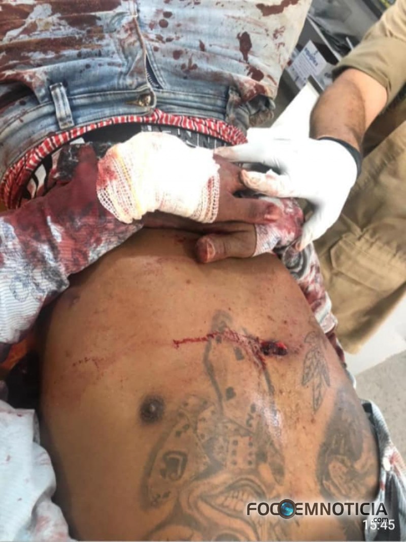 LADR&Otilde;ES ASSALTAM COM&Eacute;RCIO, EMPRES&Aacute;RIO REAGE, 01 MORRE E OUTRO &Eacute; BALEADO, V&Iacute;DEO E IMAGENS DE IMPACTO