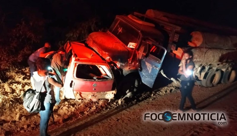 ACIDENTE ENVOLVENDO GOL E CAMINH&Atilde;O MATA PAI, M&Atilde;E E FILHO DE 06 ANOS EM MACHADINHO DO OESTE