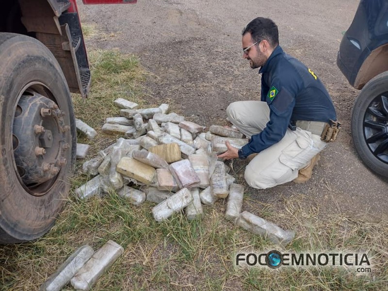 PRF PRENDE DOIS HOMENS COM MAIS DE 290 QUILOS DE MACONHA