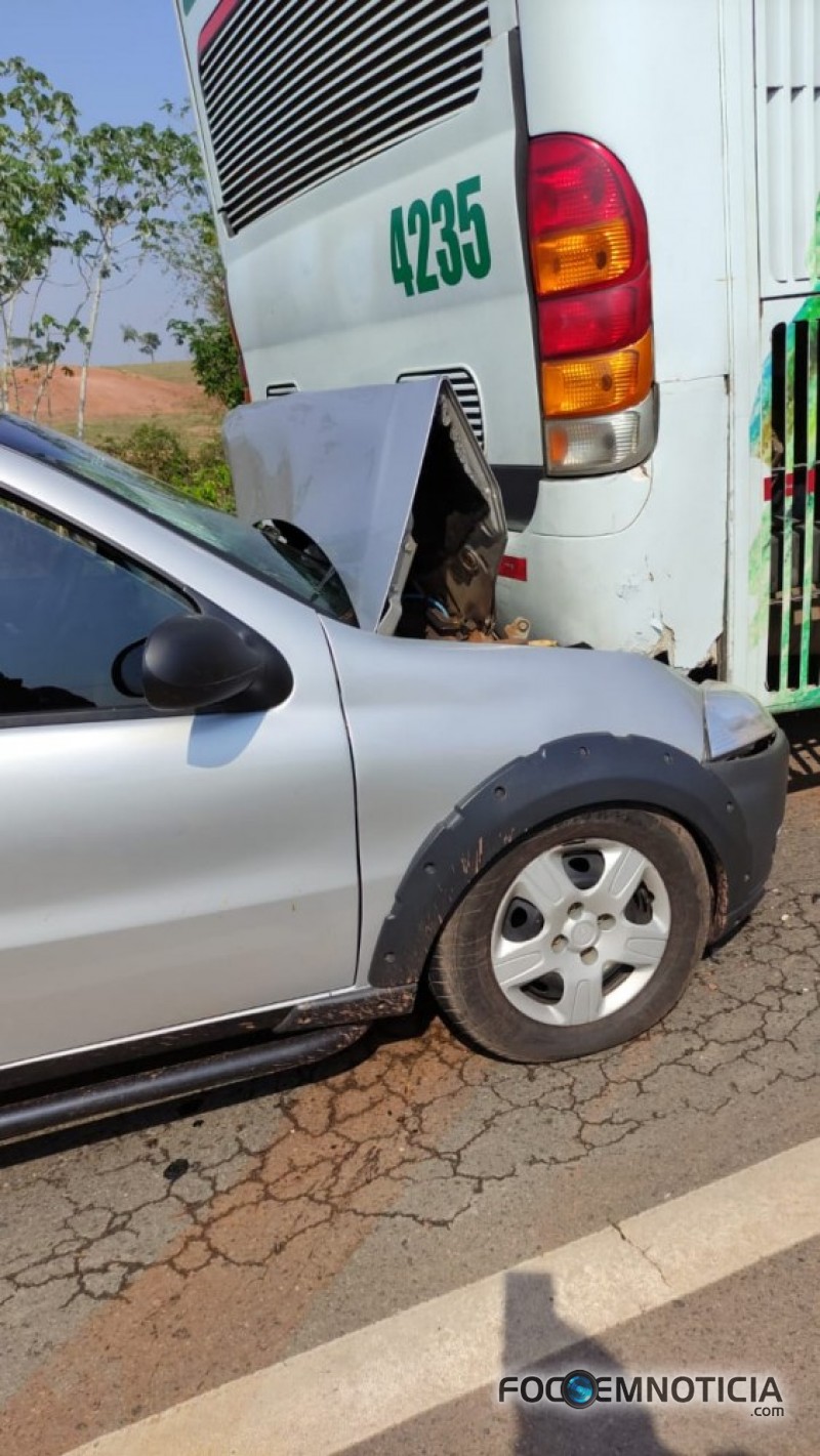 ACIDENTE NA BR - 364 ENVOLVENDO &Ocirc;NIBUS DA EUCATUR E MAIS 02 CARROS DEIXA SEIS PESSOAS FERIDAS