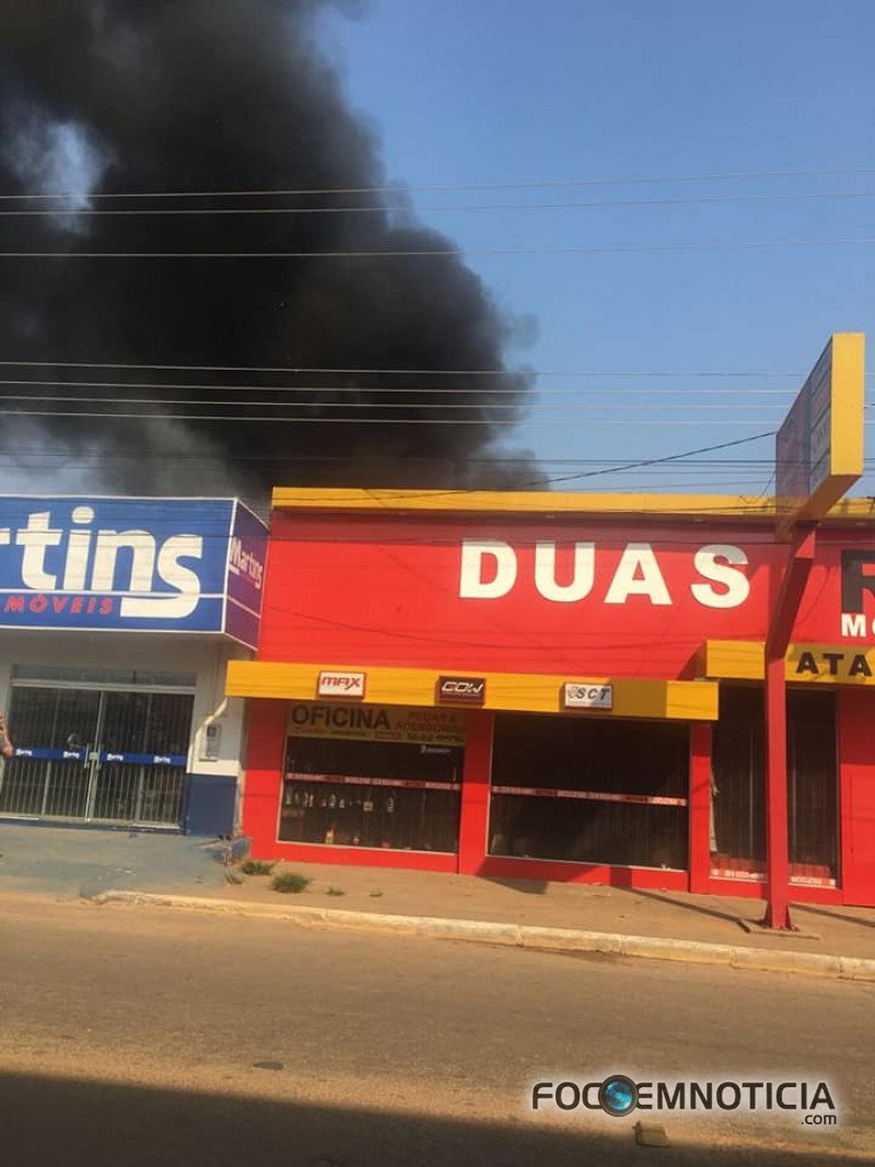 INC&Ecirc;NDIO DESTR&Oacute;I COM&Eacute;RCIO DE MOTOS E BICICLETAS NO SETOR - 09 EM ARIQUEMES, FOTOS E V&Iacute;DEOS
