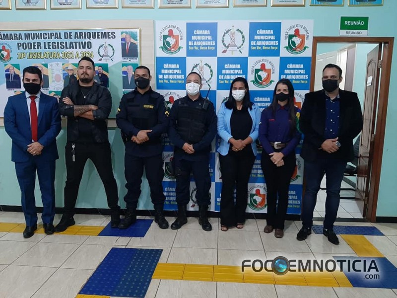 VEREADORA SIMONE MACEDO CONCEDE "MO&Ccedil;&Atilde;O DE APLAUSOS" A PATRULHA MARIA DA PENHA EM ARIQUEMES