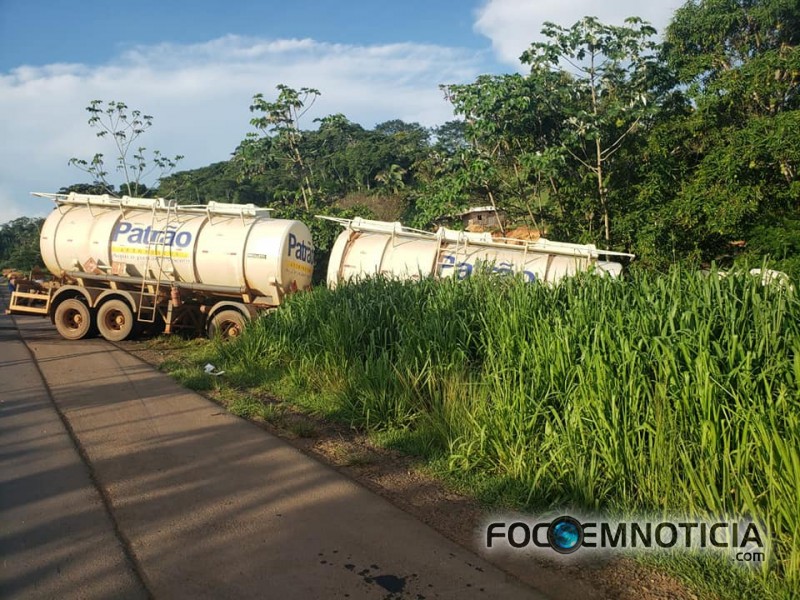 ACIDENTE NA BR - 364 PR&Oacute;XIMO A ARIQUEMES ENTRE CARRETA E CHERY FAZ MAIS UMA V&Iacute;TIMA, FOTOS E V&Iacute;DEOS