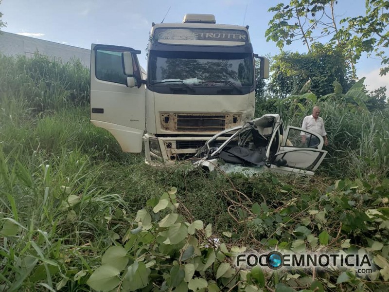 ACIDENTE NA BR - 364 PR&Oacute;XIMO A ARIQUEMES ENTRE CARRETA E CHERY FAZ MAIS UMA V&Iacute;TIMA, FOTOS E V&Iacute;DEOS
