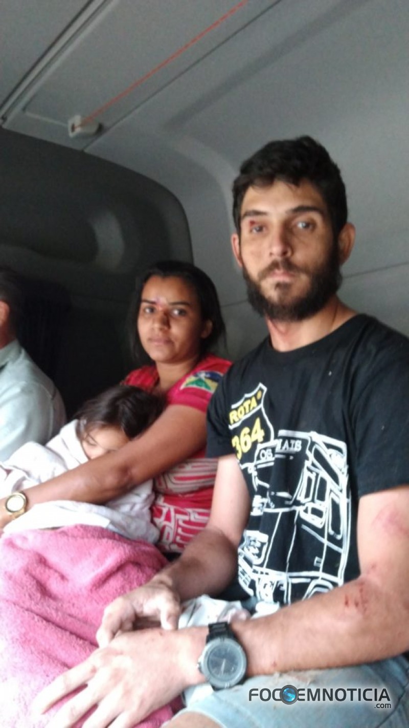 ACIDENTE NA BR - 364 ENVOLVENDO COROLLA E CARRETA DEIXA DUAS PESSOAS MORTAS