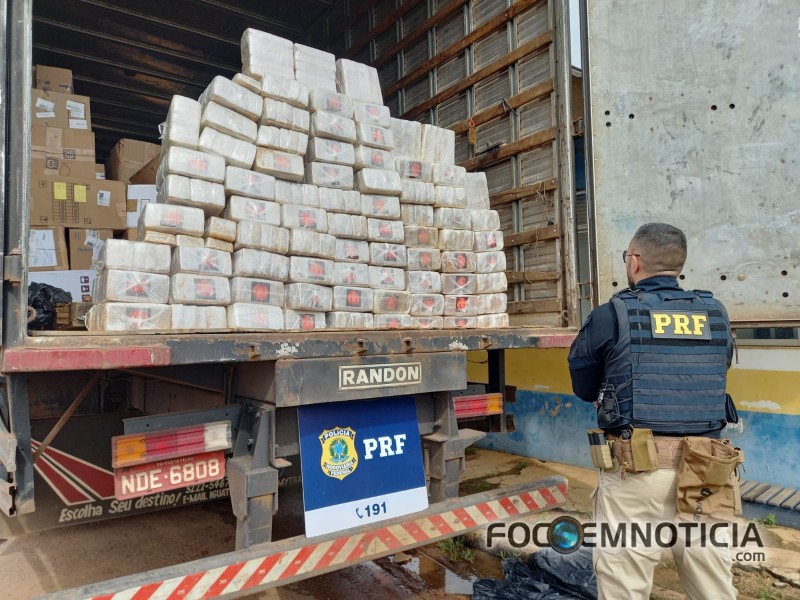 PRF APREENDE 400 QUILOS DE COCA&Iacute;NA NA BR - 364, A MAIOR DE 2021, DROGA SERIA ENTREGUE EM PORTO VELHO