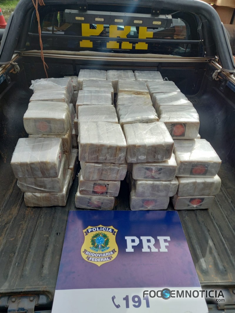 PRF APREENDE 400 QUILOS DE COCA&Iacute;NA NA BR - 364, A MAIOR DE 2021, DROGA SERIA ENTREGUE EM PORTO VELHO